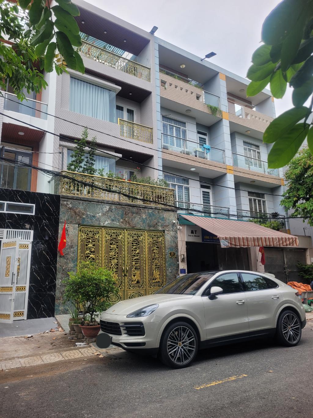 NHÀ SÁT MẶT TIỀN ĐƯỜNG KINH DOANH SẦM UẤT